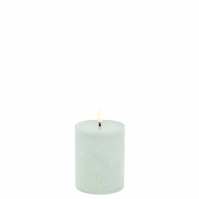 Uyuni stompkaars pillar candle dusty green 7,8 x 10,1 cm