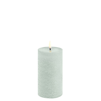 Uyuni stompkaars pillar candle dusty green 7,8 x 15,1 cm 