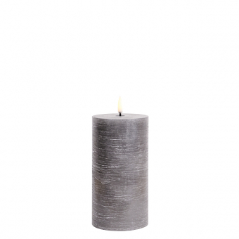 Uyuni stompkaars pillar candle 7,8 x 15,2 cm grey